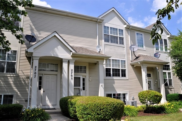 property at 2705 Canyon Dr