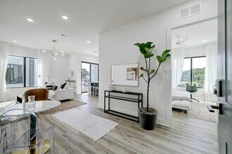 4932 Old Spanish Trl in Houston, TX - Building Photo - Building Photo