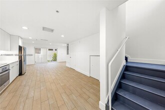 1966 Biarritz Dr in Miami Beach, FL - Building Photo - Building Photo