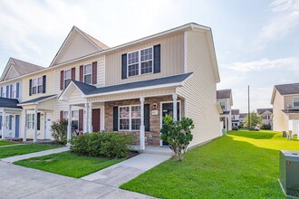 8011 Banister Loop in Jacksonville, NC - Building Photo - Building Photo