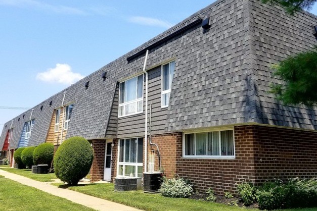 110-Tomlinson Court in Philadelphia, PA - Building Photo - Building Photo