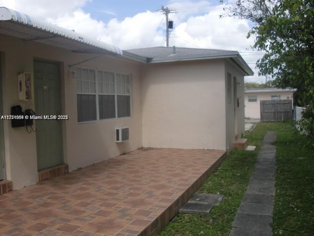 2031 Jackson St in Hollywood, FL - Building Photo