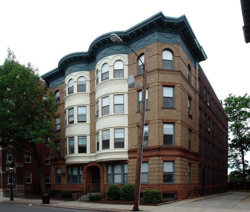 52 High St in Springfield, MA - Foto de edificio