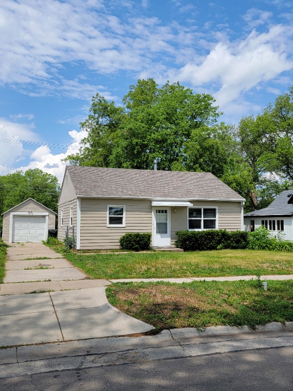 property at 2915 S 11th St