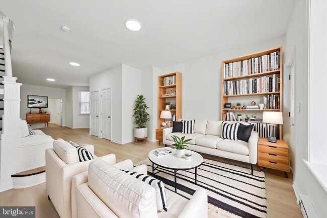 property at 2943 W Oxford St