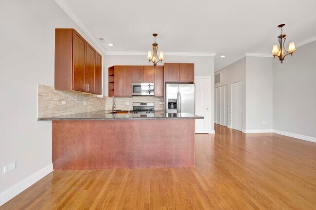 2736 W Belmont Ave in Chicago, IL - Building Photo - Building Photo