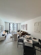 1690 NW 28th Ave, Unit 3G in Miami, FL - Foto de edificio - Building Photo