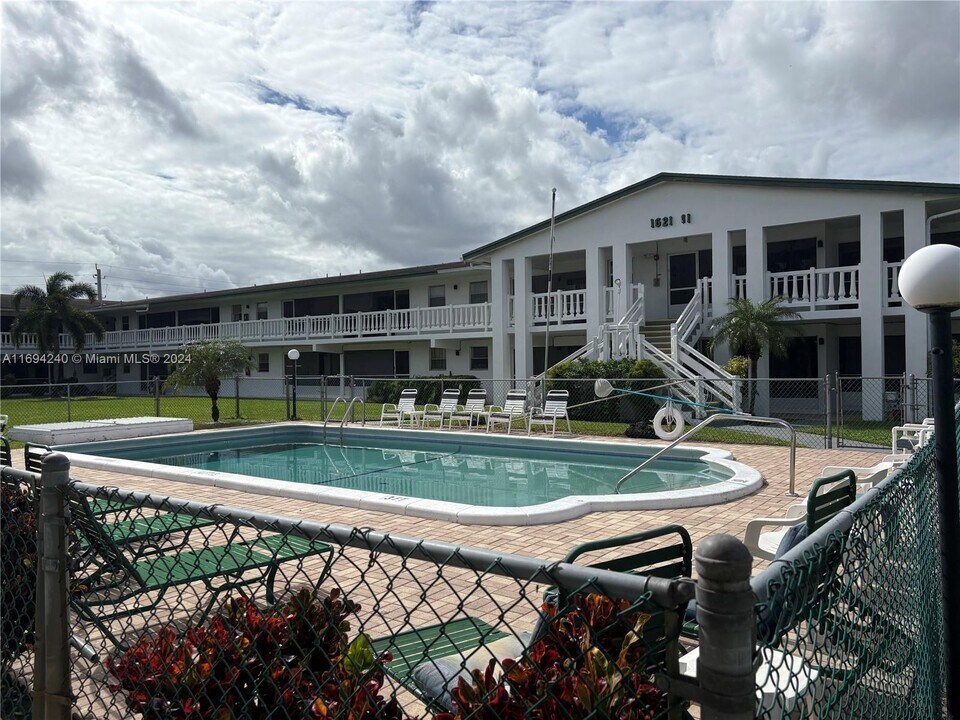 1631 NW 46th Ave in Lauderhill, FL - Building Photo