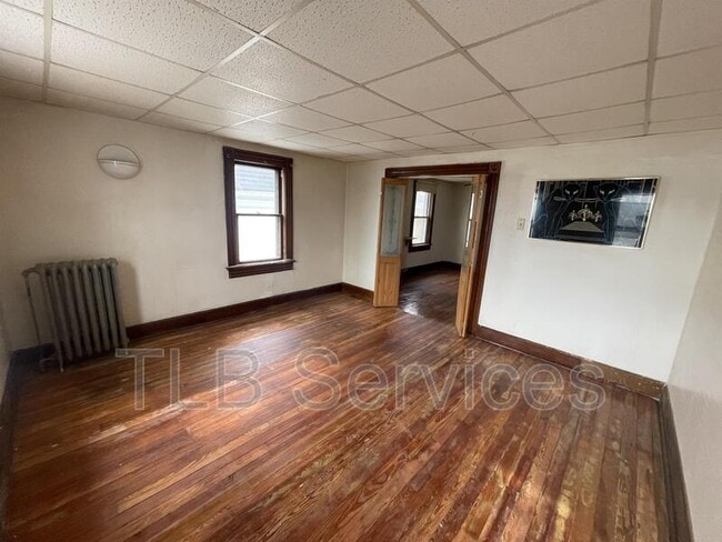 221 3rd St in Blakely, PA - Building Photo - Building Photo