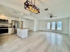 2013 NE 4th Ter in Cape Coral, FL - Building Photo - Building Photo