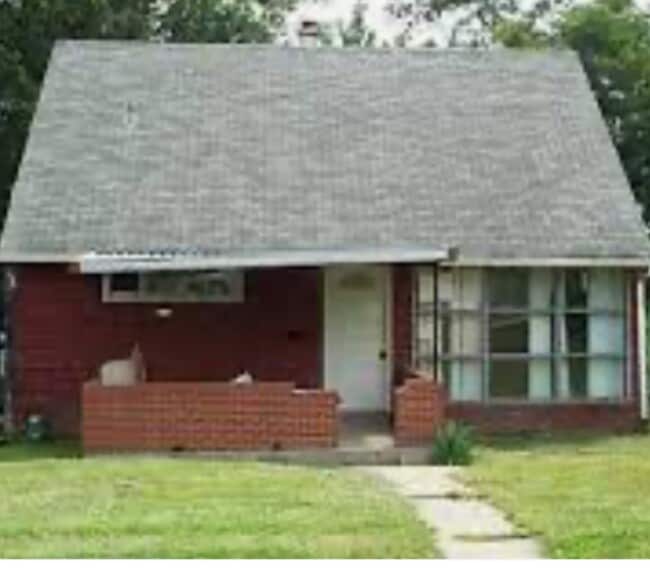 property at 133 Bellevue Dr