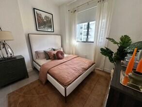 1919 Washington St, Unit A1 in Hollywood, FL - Foto de edificio - Building Photo