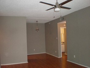 10049 Westpark Dr-Unit -179 in Houston, TX - Building Photo - Building Photo