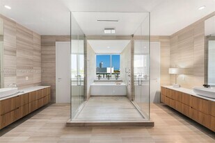 4701 Meridian Ave in Miami Beach, FL - Building Photo