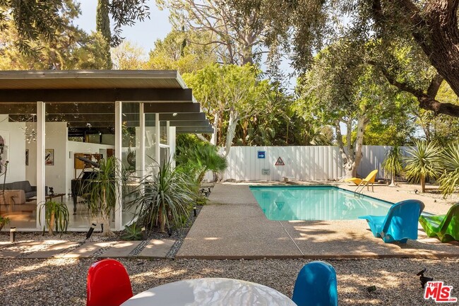 4965 Calvin Ave in Los Angeles, CA - Building Photo - Building Photo