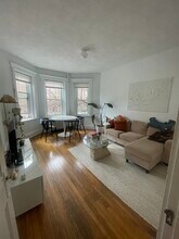 7 Lothian Rd, Unit 3 in Boston, MA - Foto de edificio - Building Photo