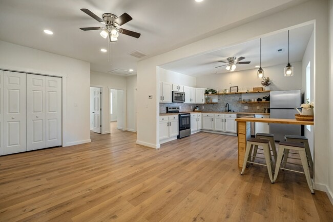 1014 9th Ave in Huntington, WV - Building Photo - Building Photo