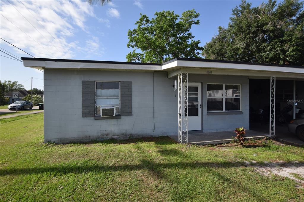 102 W Lancaster Rd in Orlando, FL - Building Photo