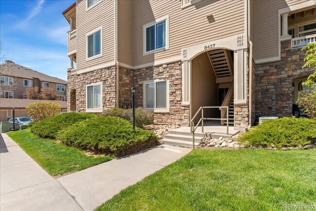 property at 8427 S Hoyt Way