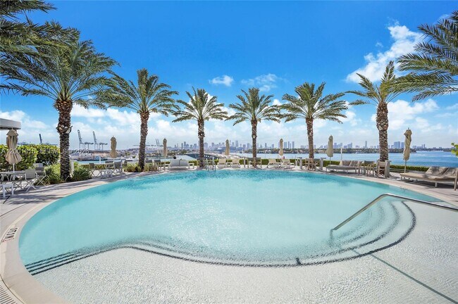 450 Alton Rd, Unit 2704 in Miami Beach, FL - Building Photo - Building Photo