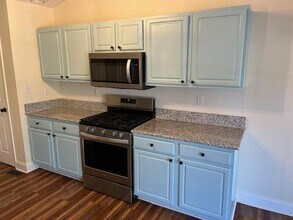 825 9th Ave W in Hendersonville, NC - Building Photo - Building Photo