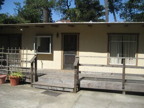 701 Crocker Ave in Pacific Grove, CA - Building Photo - Building Photo