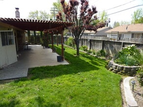 7541 Bierston St in Citrus Heights, CA - Building Photo - Building Photo