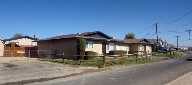 15493 Morada Rd in Victorville, CA - Foto de edificio - Building Photo