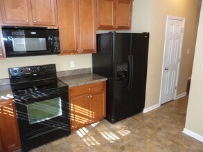 645 Commander Dr in Wendell, NC - Building Photo - Building Photo