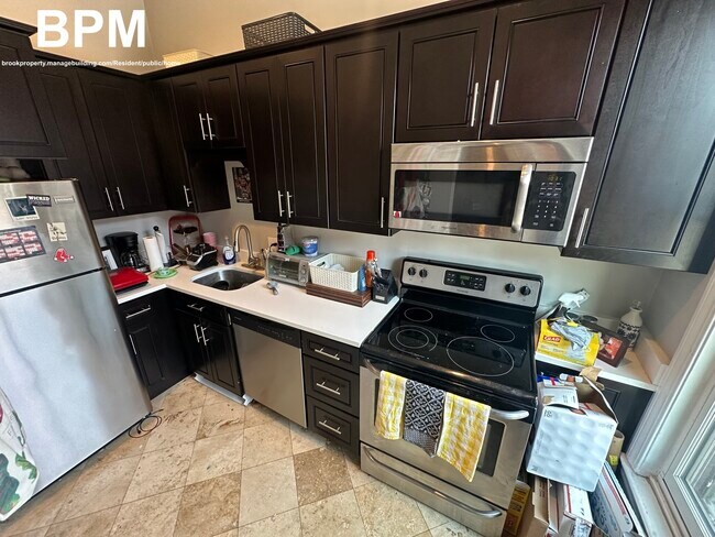 682 Massachusetts Ave, Unit 9 in Boston, MA - Building Photo - Building Photo