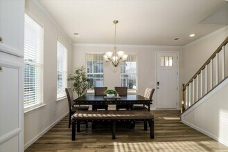 8156 Merryvale Ln in Charlotte, NC - Foto de edificio - Building Photo