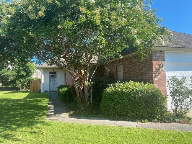 property at 3450 Northlake Ave