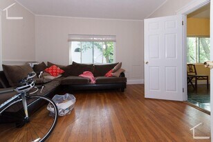 40 Orchard Rd in Brookline, MA - Building Photo