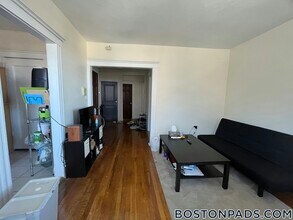 248 Kelton St, Unit 9 in Boston, MA - Foto de edificio - Building Photo