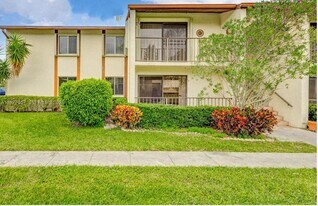 4829 Sable Pine Cir in West Palm Beach, FL - Building Photo