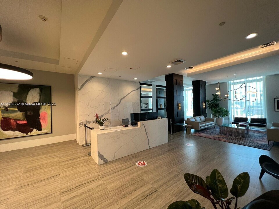 140 S Dixie Hwy, Unit 715 in Hollywood, FL - Foto de edificio