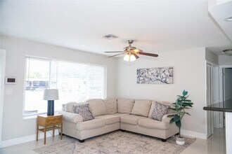 6240 NW 15th St in Margate, FL - Building Photo - Building Photo