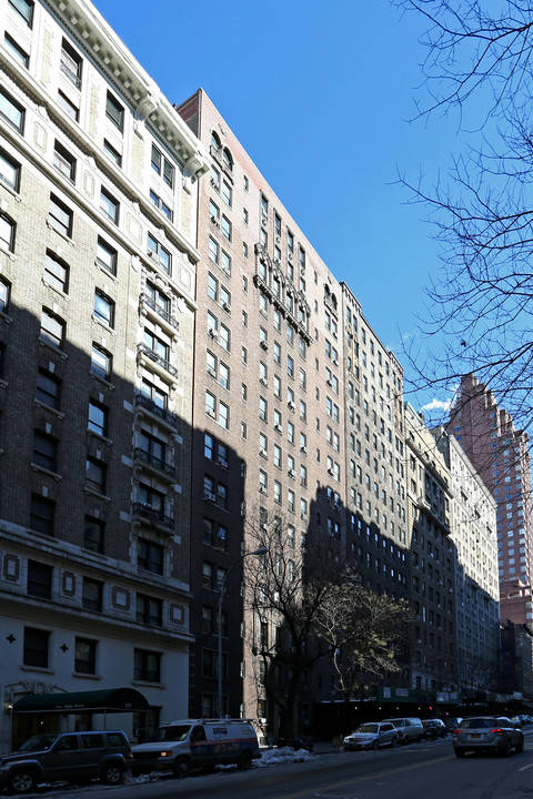 Richmond Apartments in New York, NY - Building Photo