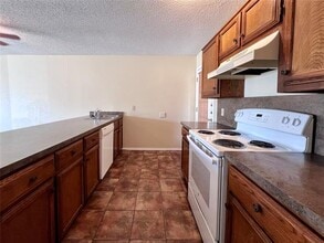 816 Redbud Dr in Desoto, TX - Building Photo - Building Photo