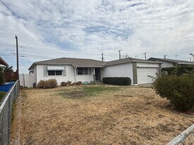 1657 Ferran Ave in Sacramento, CA - Building Photo