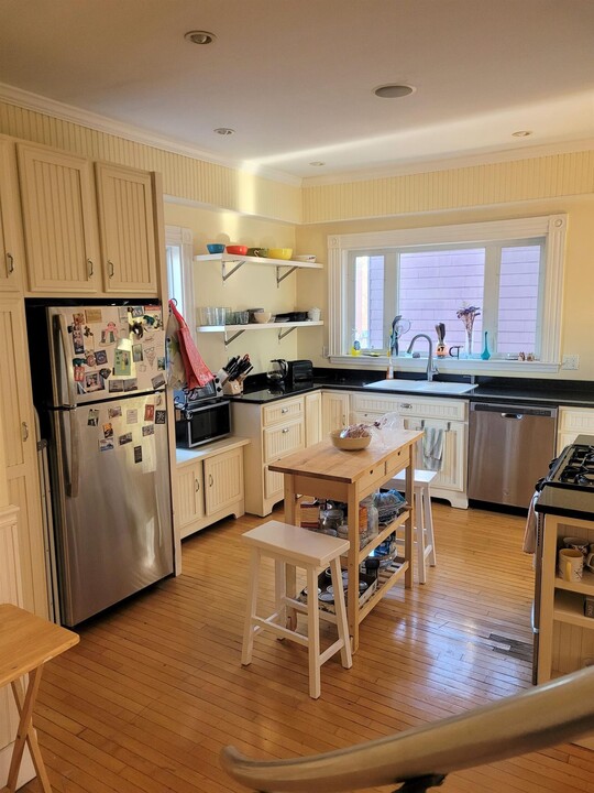 8 Claremon St, Unit 1 in Somerville, MA - Building Photo