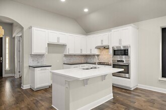 2333 Legend Hill Dr in Leander, TX - Building Photo - Building Photo