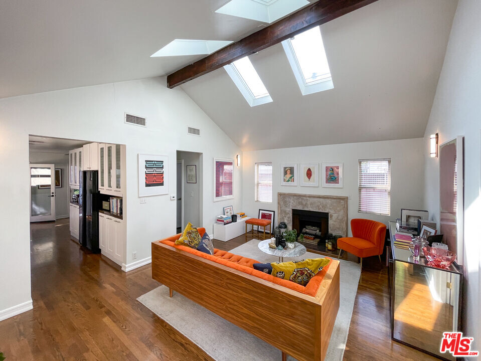 728 Westbourne Dr in West Hollywood, CA - Building Photo