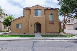 8419 W Vernon Ave in Phoenix, AZ - Building Photo - Building Photo