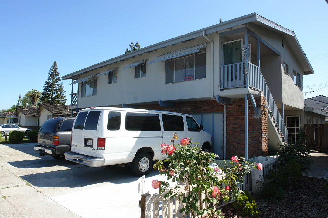 568 Hazel Dell Way in San Jose, CA - Building Photo