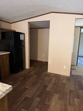 205 Esmarelda in Stonewall, LA - Building Photo - Building Photo