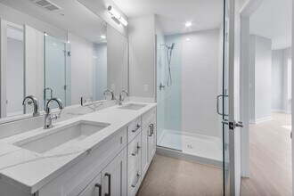 4616 N Ashland Ave, Unit 403 in Chicago, IL - Building Photo - Building Photo