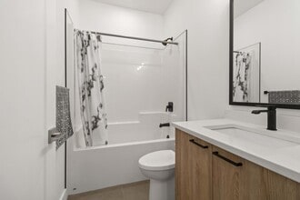 63886 Beech AvenueA in Hope, BC - Building Photo - Building Photo