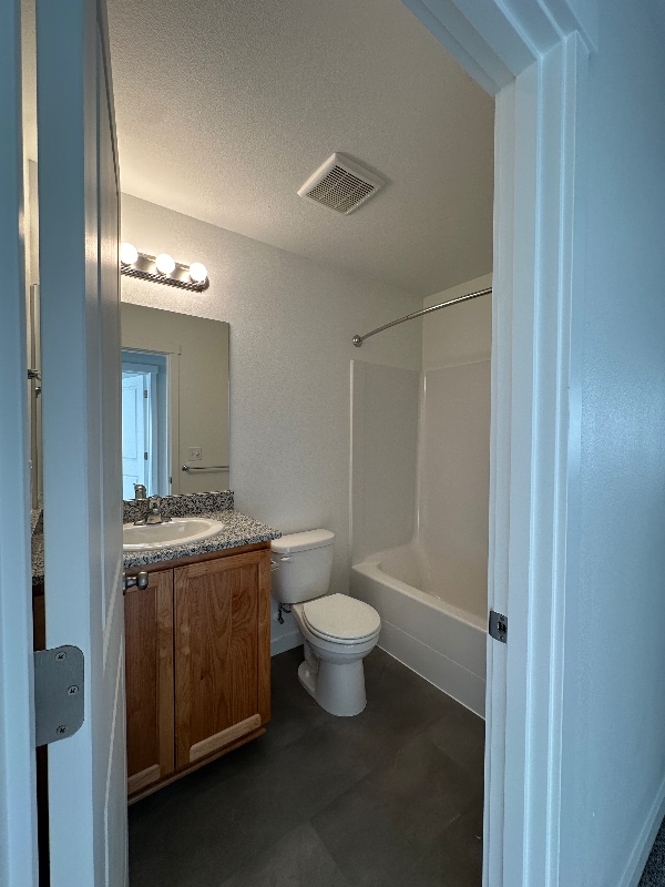 681 NE Autumn Ridge Dr in McMinnville, OR - Building Photo - Building Photo