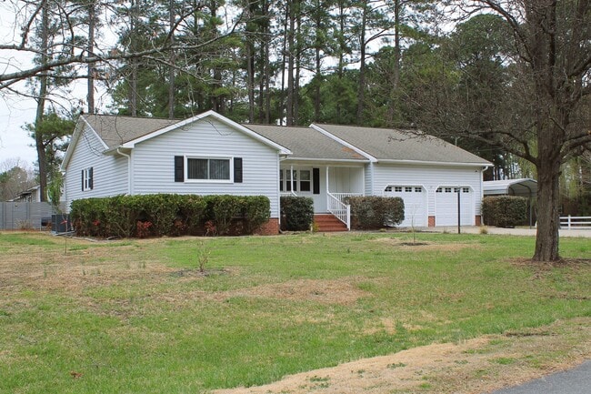 4902 Simpson Dr in Sanford, NC - Building Photo - Building Photo